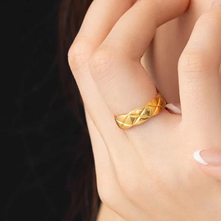 Gleam Gold Ring